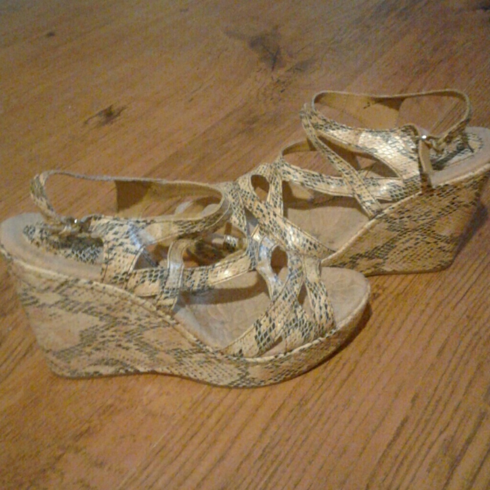 B.O.C snakeskin 4" wedge
